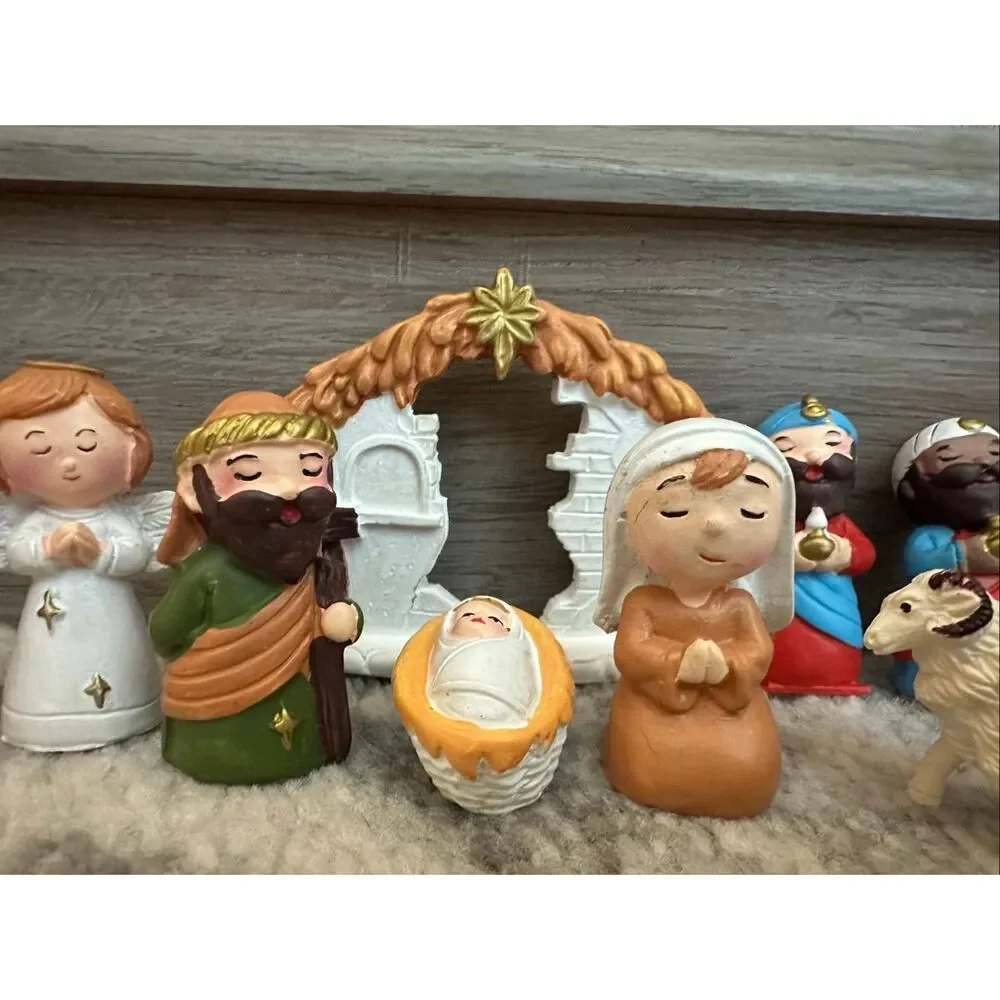 Vintage Nativity Set Christmas Figurines – 10 Piece Hand Painted Ceramic Set